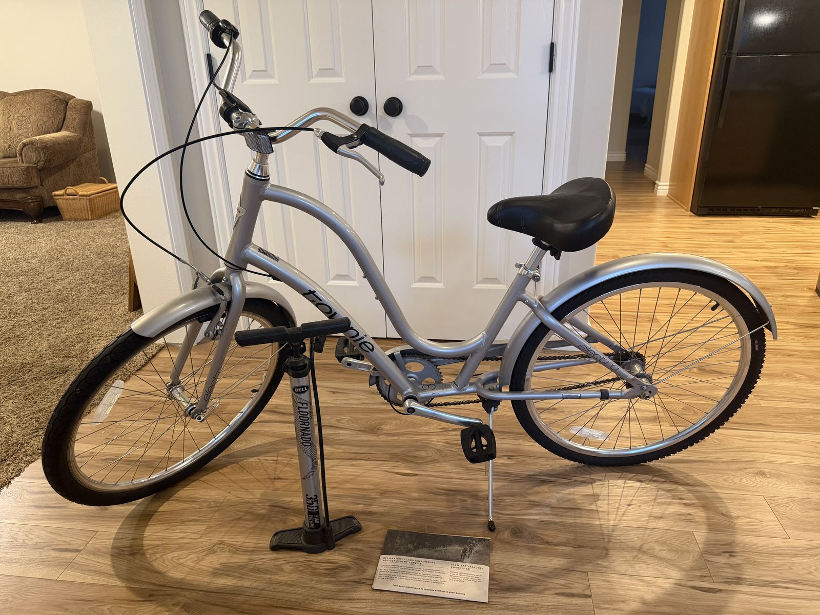 Excellent Electra Townie Women's 26 inch 3 speed Cruiser Bike
