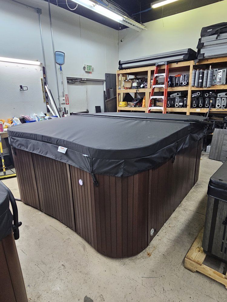 2018 Sundance Spas Aspen Hot Tub