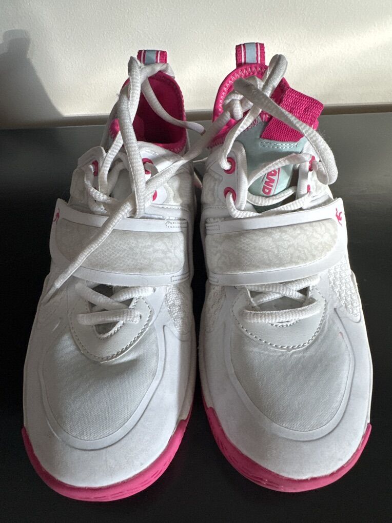 AND 1 Girls Basketball Shoes Size 4
