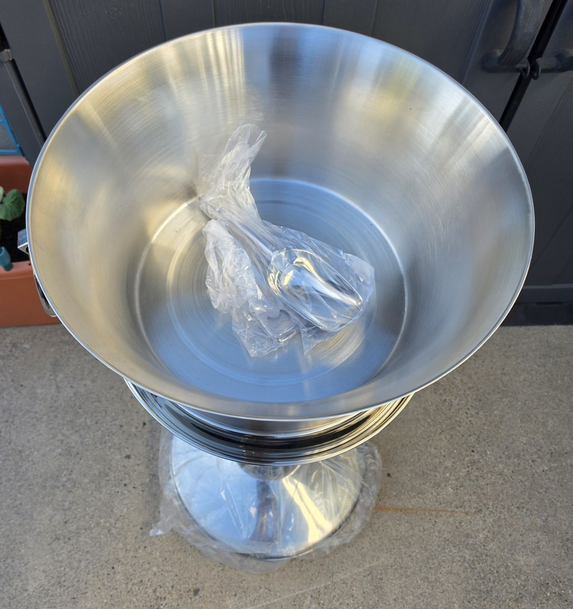 Main image 4