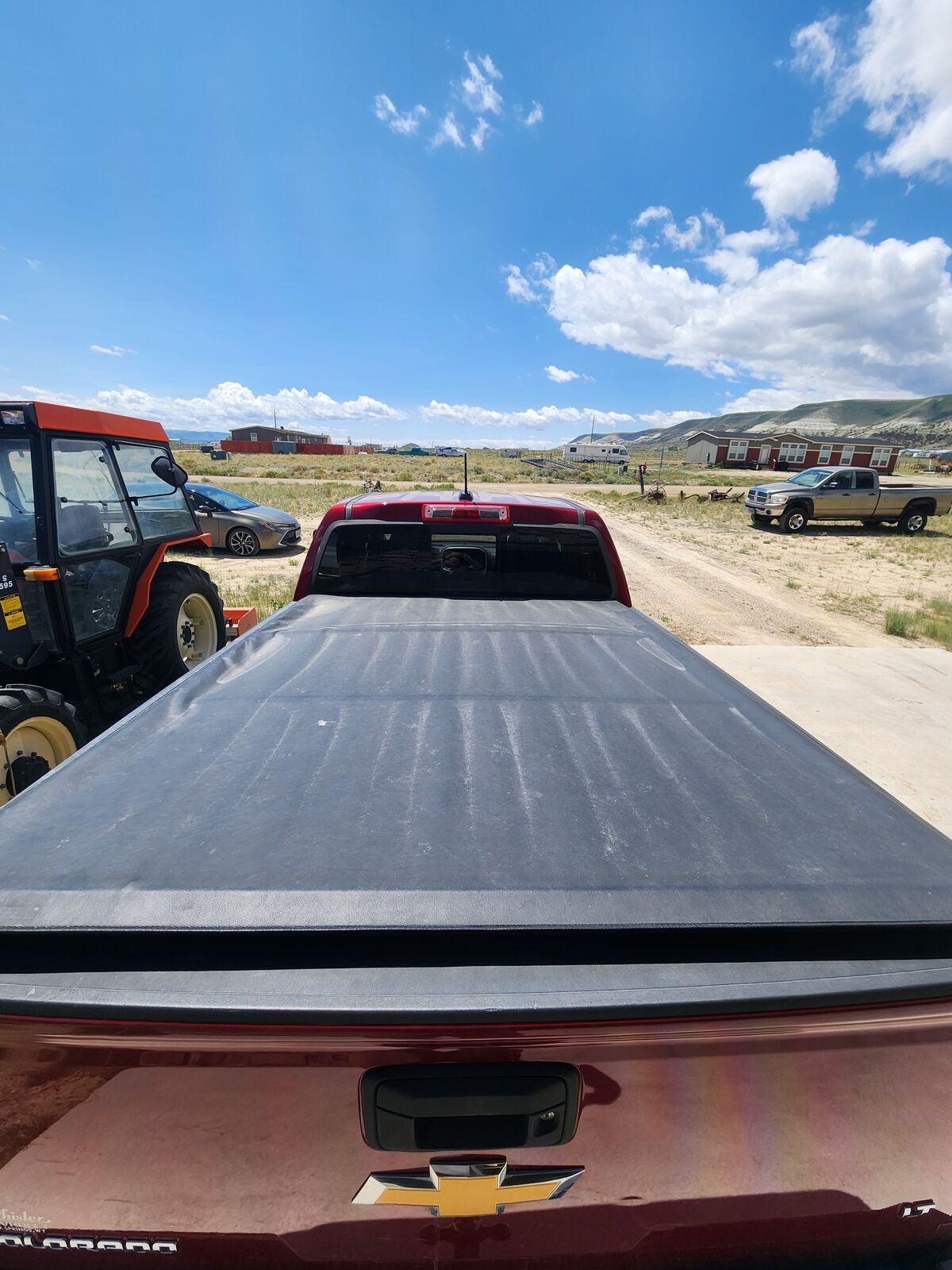 Toneau cover for a 2018 Chevy colorado with a 6 ft bed.