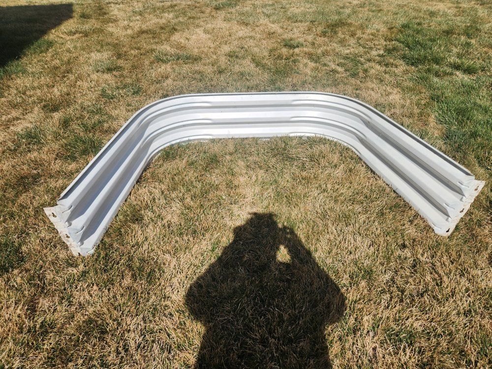 Window well metal white