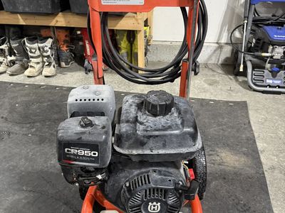 Husqvarna 3200 PSI Gas Pressure Washer – 2.5 GPM – Works Great – $165