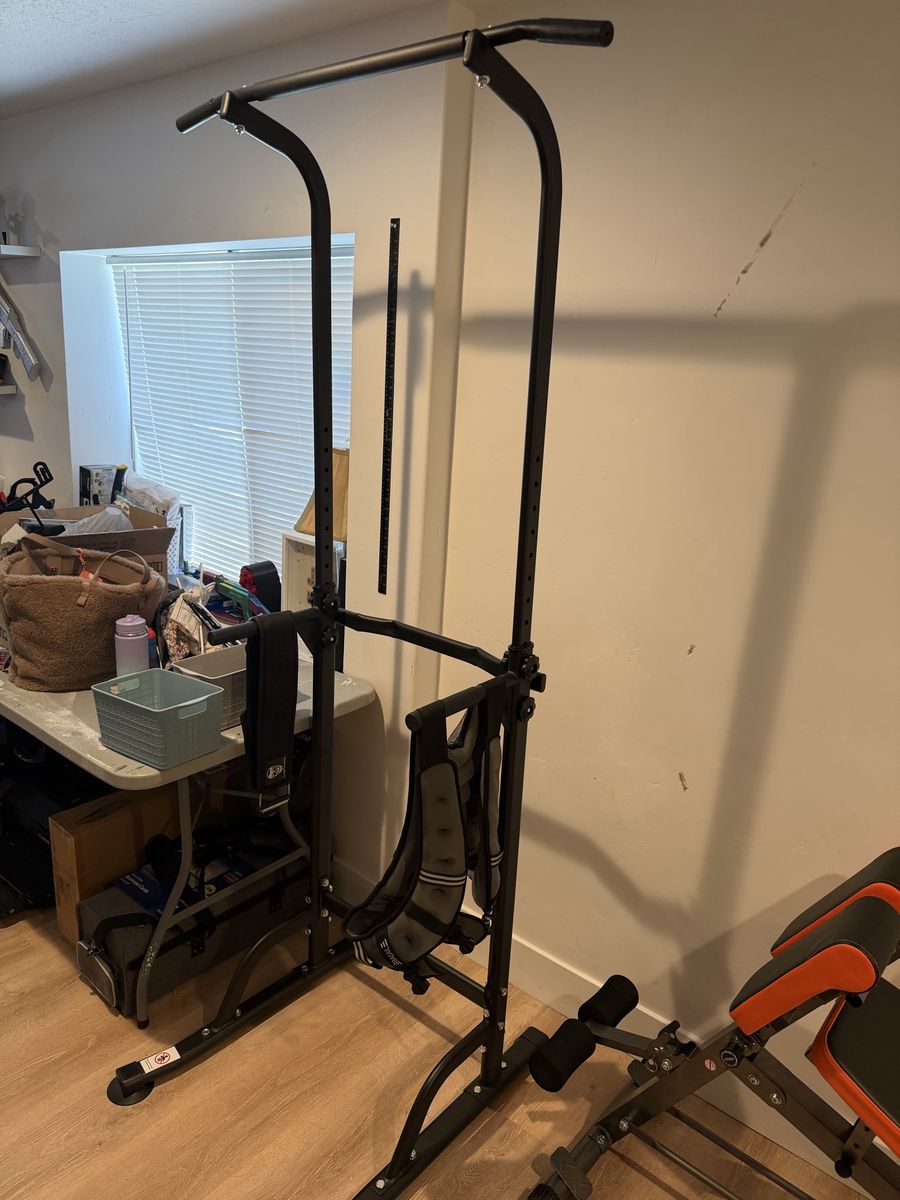 Power tower pull up bar