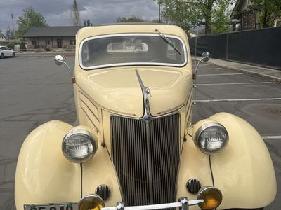 1936 Ford Sedan