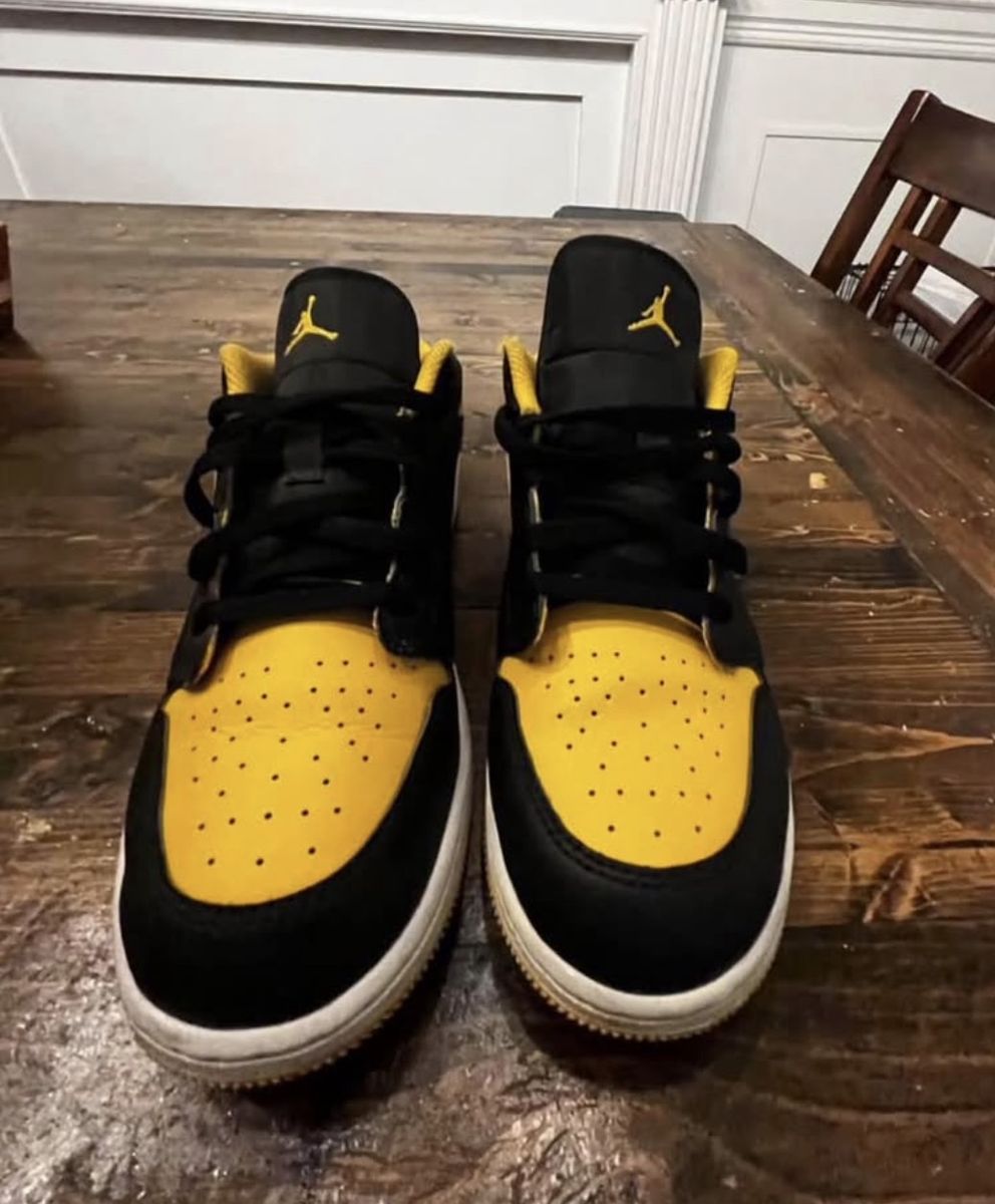 Nike Air Jordan 1 Low Black Yellow Size 7Y Used