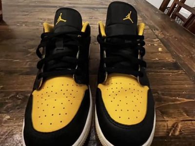 Nike Air Jordan 1 Low Black Yellow Size 7Y Used