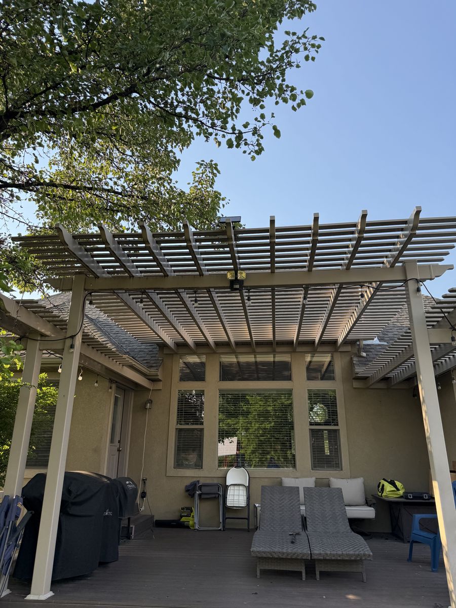20' x 20' Used Vinyl Pergola - Great Shade & Privacy for Your Outdoor Space