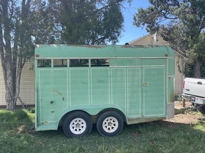 1991 2 horse slant load trailer