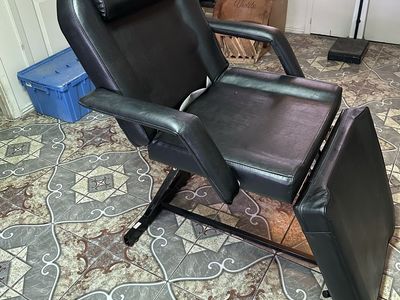 Adjustable Black Multi-Purpose Salon Chair/Table Bed with Removable Headrest & Armrests