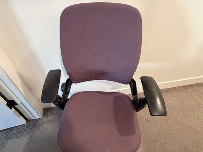 Steelcase Leap V1 Ergonomic Office Desk Chair - Purple Fabric