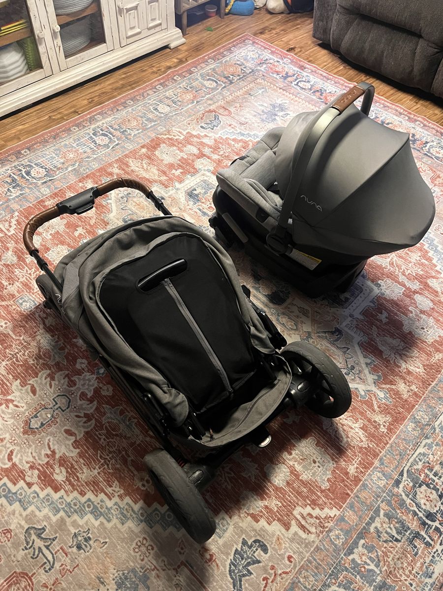 NUNA Travel System