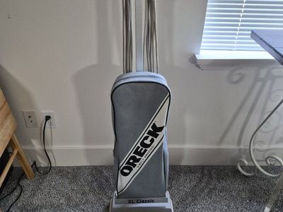 Oreck XL Classic Upright Vacuum Cleaner - Gray/White, Model U2000HS