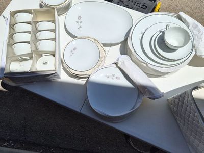 Vintage Noritake China Dinnerware Set - Pasadena 6311 (8 Place Settings + Extras)
