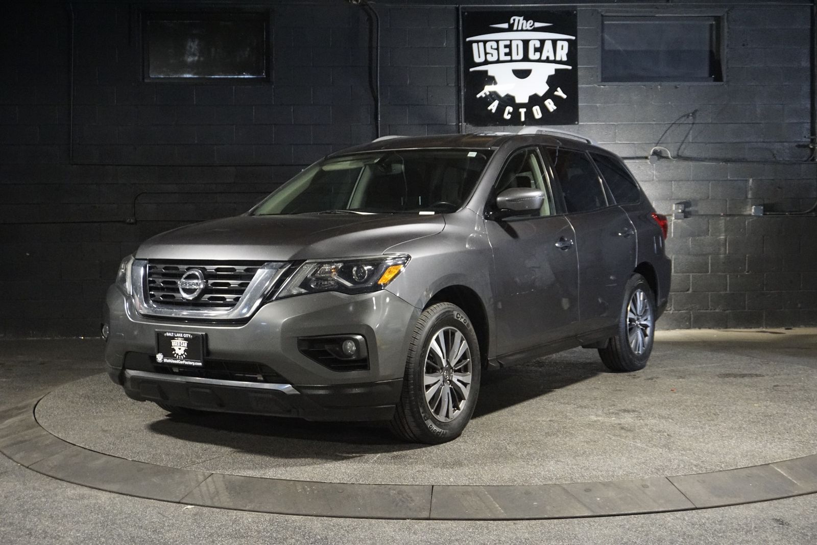 2017 NISSAN PATHFINDER SV