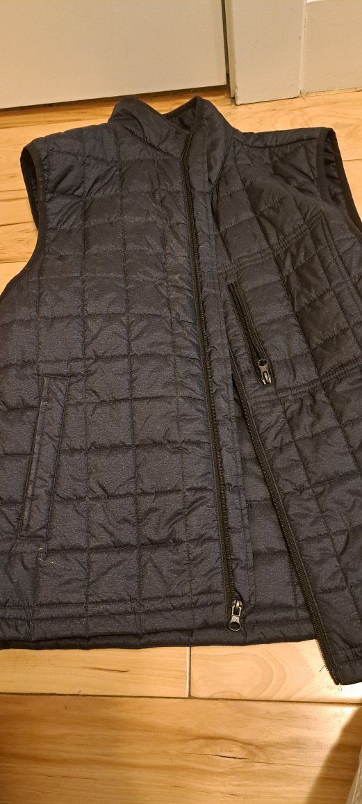 Black Quilted Vest with Zipper Pockets