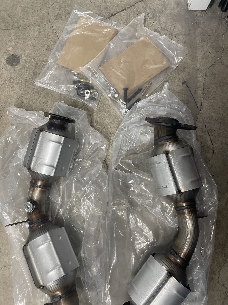 Replacement Exhaust Catalytic Converters with Mounting Hardware