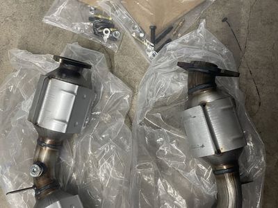Replacement Exhaust Catalytic Converters with Mounting Hardware