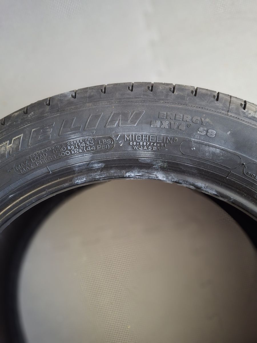 Michelin Energy MXV4 S8 All-Season Tire - P215/55R17 93V