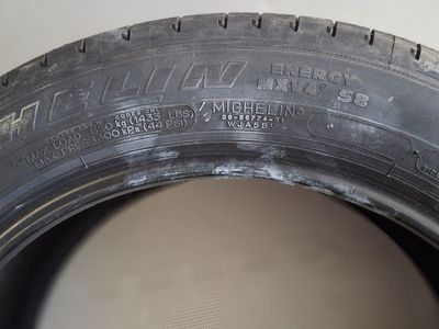 Michelin Energy MXV4 S8 All-Season Tire - P215/55R17 93V
