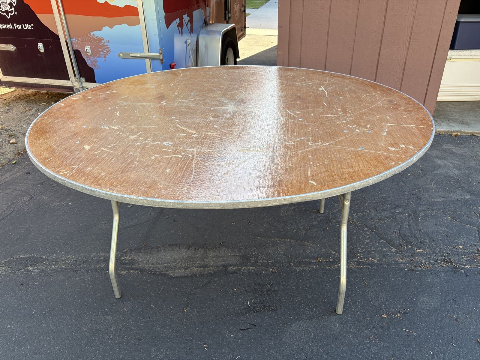 Heavy Duty Round Folding Table