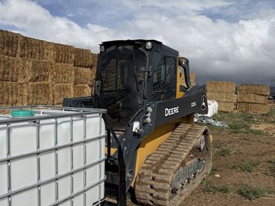 325 Deere skid steer ctl