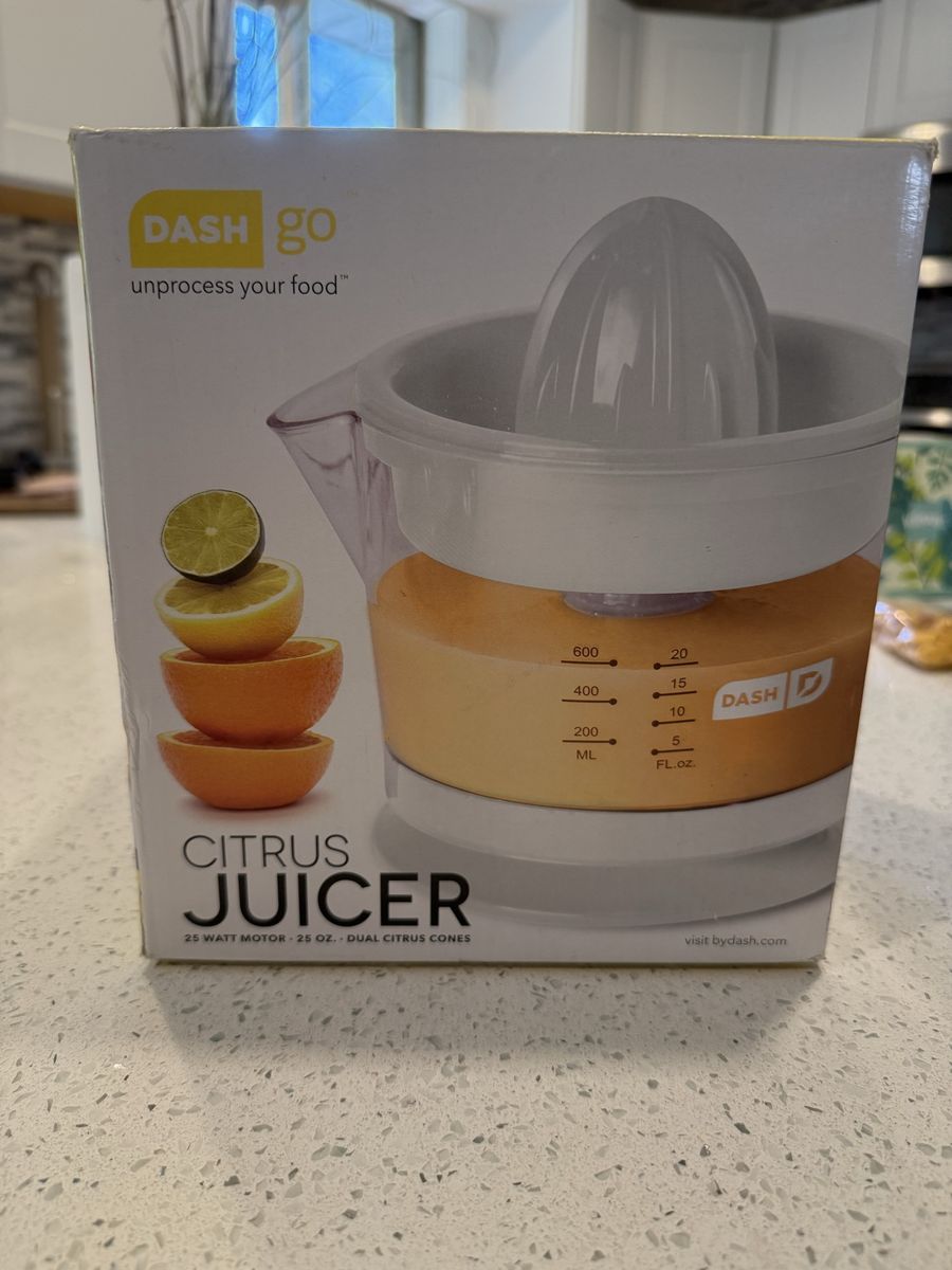 Dash Citrus Juicer New in Box