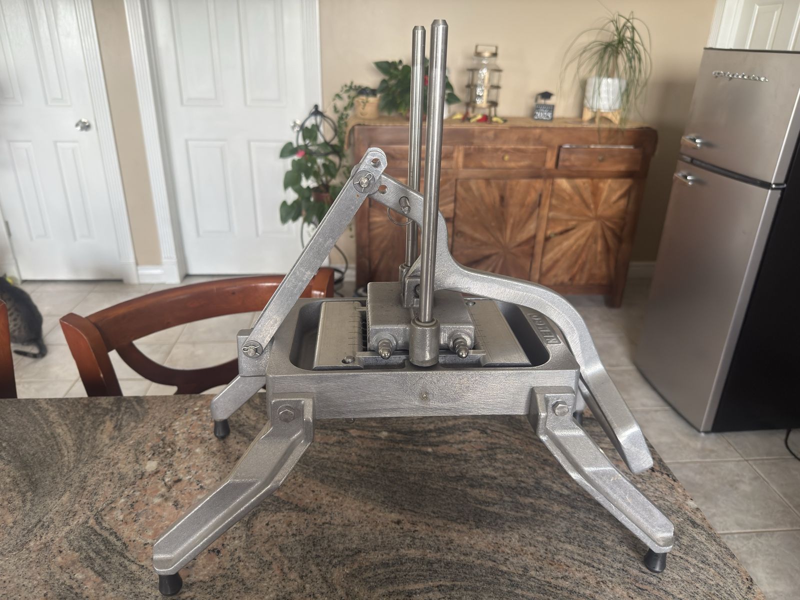 Nemco Wedge cutter slicer 