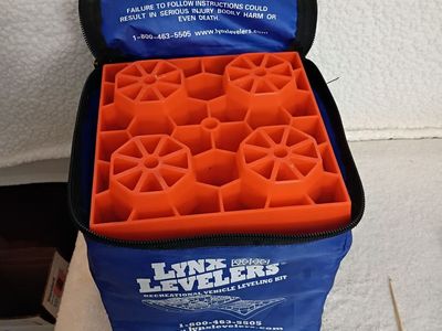 Lynx Levelers Recreational Vehicle Leveling Kit - RV Camper Leveling Blocks & Carry Bag
