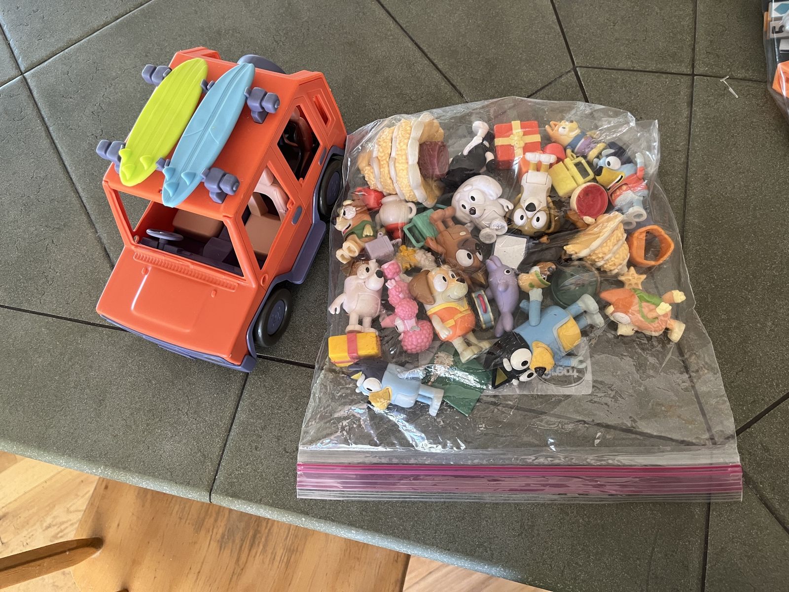 Bluey Toy Figures Cars