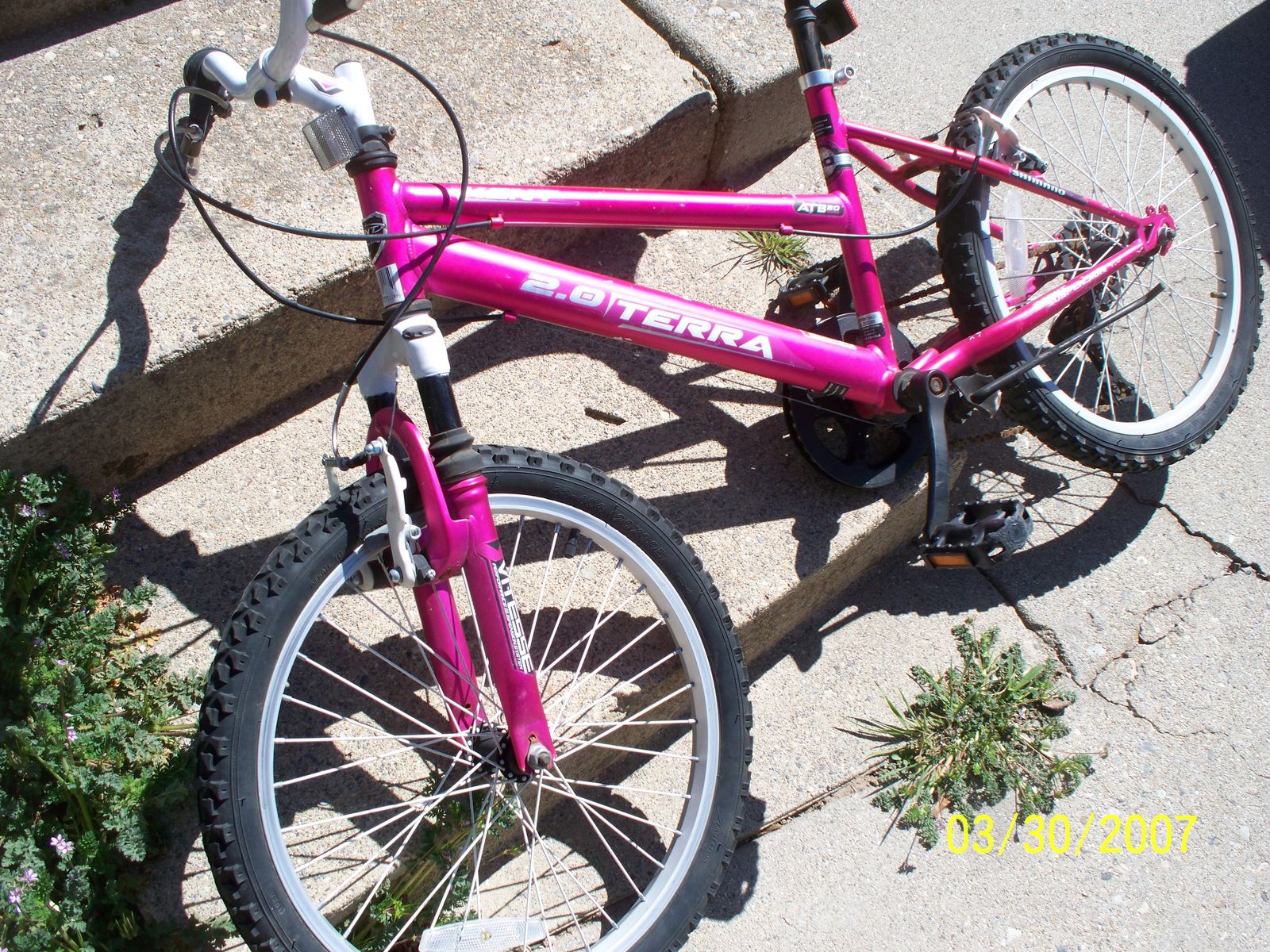 Kent Terra 2.0 Mountain Bike.  20"/1.95 Tires.  For a child 6-9 years old