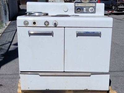 1950s Frigidaire Range
