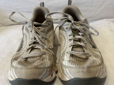 Columbia Women’s Size 8 Beige/creme Trail Shoes