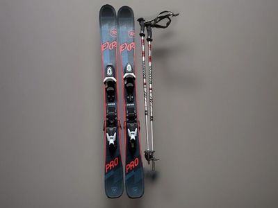 Rossignol youth skis 110 cm w 34 inch Rossi poles