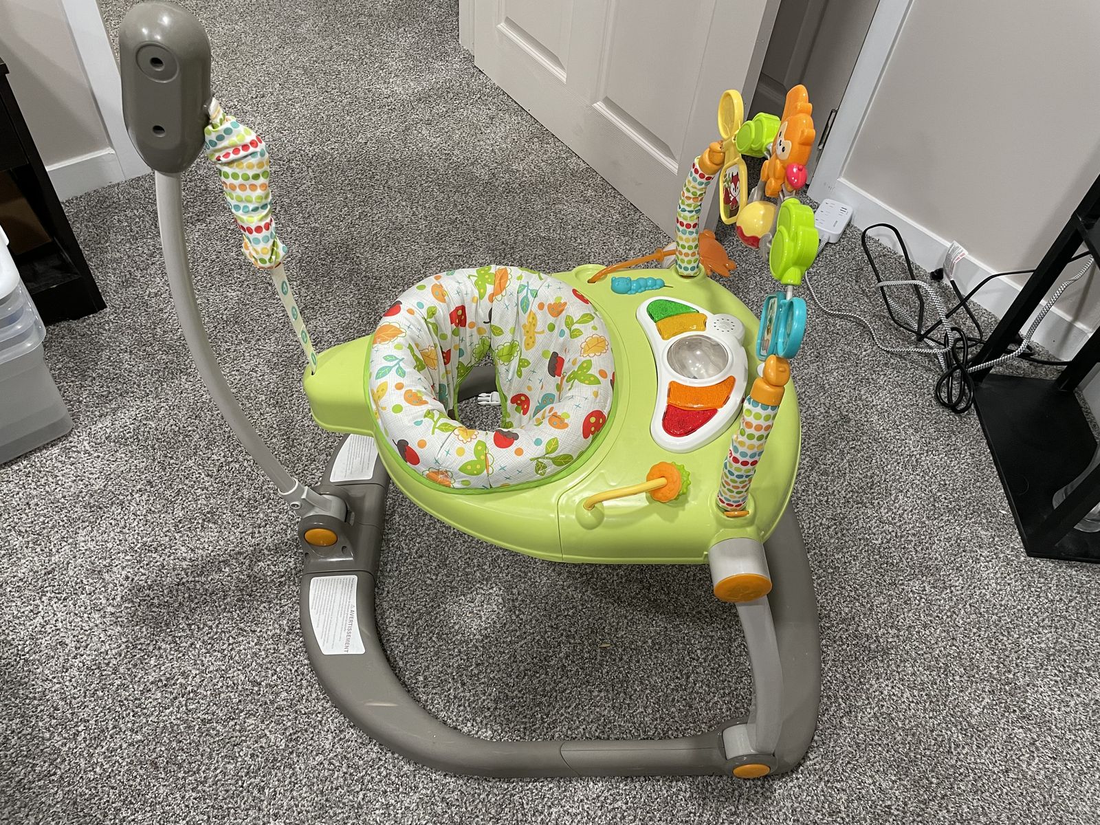 Space saver jumperoo