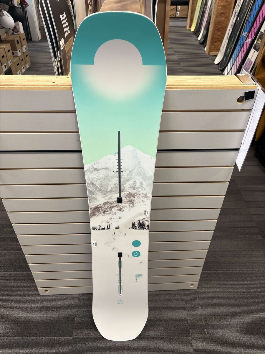 Burton Feelgood Flying V 146cm Snowboard - Used (2026)