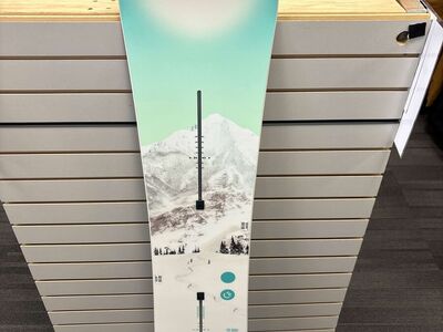 Burton Feelgood Flying V 146cm Snowboard - Used (2026)