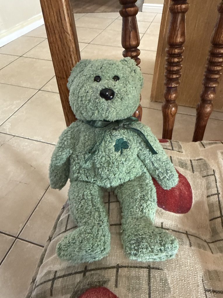 THIS IS SHAMROCK (BEANIE BABIE)