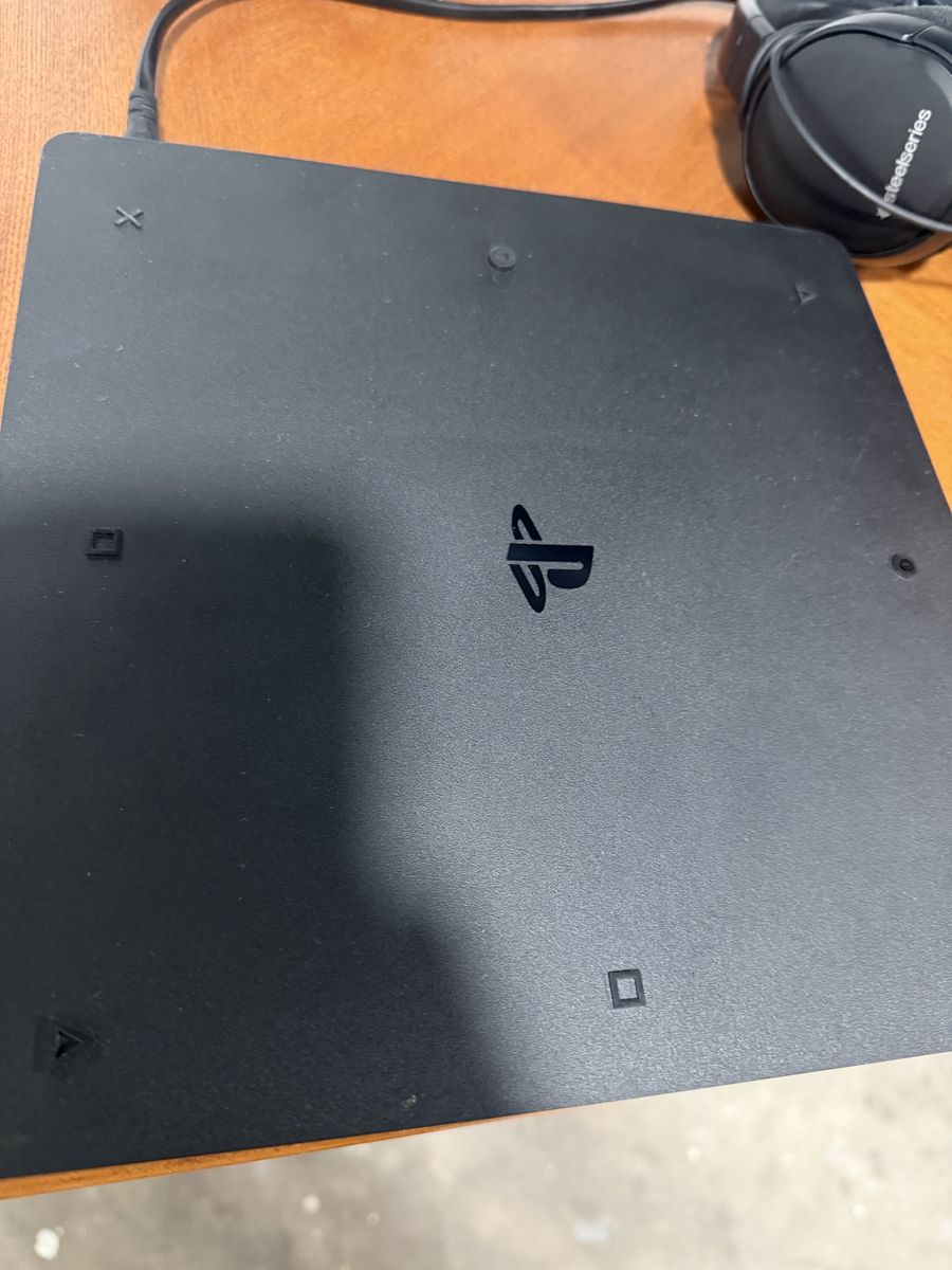 Main image 6