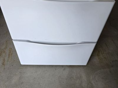 LG Pedestal Model # WDP4W For Washer or Dryer