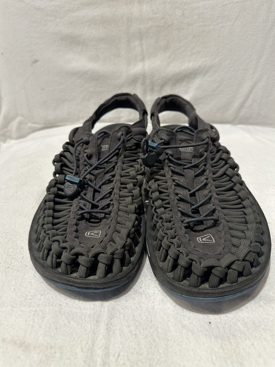 Keen men’s size 11 charcoal, gray beachcomber sandals