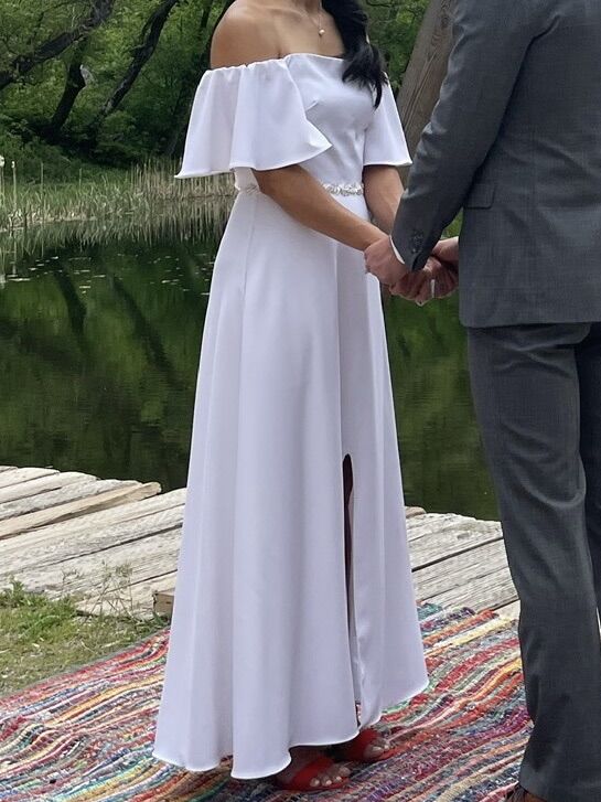 Off shoulder wedding dress