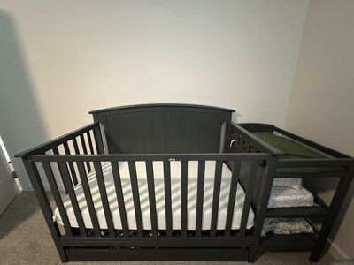 Excellent Infant/Toddler Crib and Mattress for sale