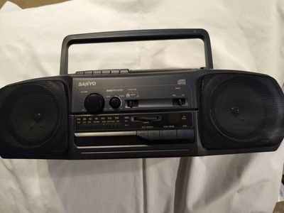 Sanyo Boombox MCD-Z6