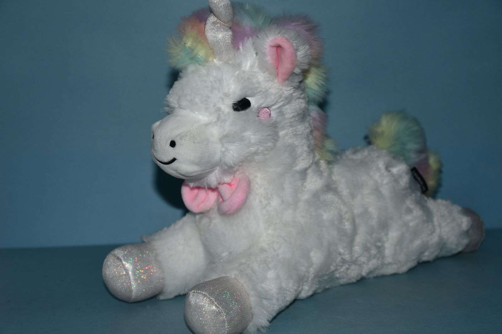 "UNICORN" STUFFED ANIMAL with FLASHING LIGHTS ~ FAO SCHWARTZ ~ LENGTH 16" ~ CUTE, SOFT & CLEAN!
