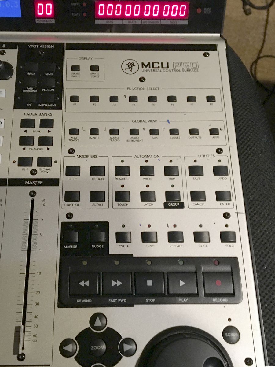Main image 3