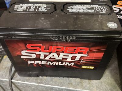 lightly Used Car battery 600 CCA