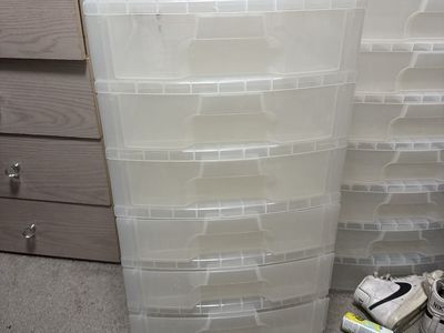 2 8-drawer storage bins