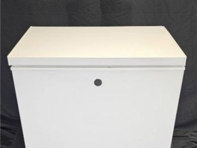 White Compact Chest Freezer with Adjustable Temperature Control