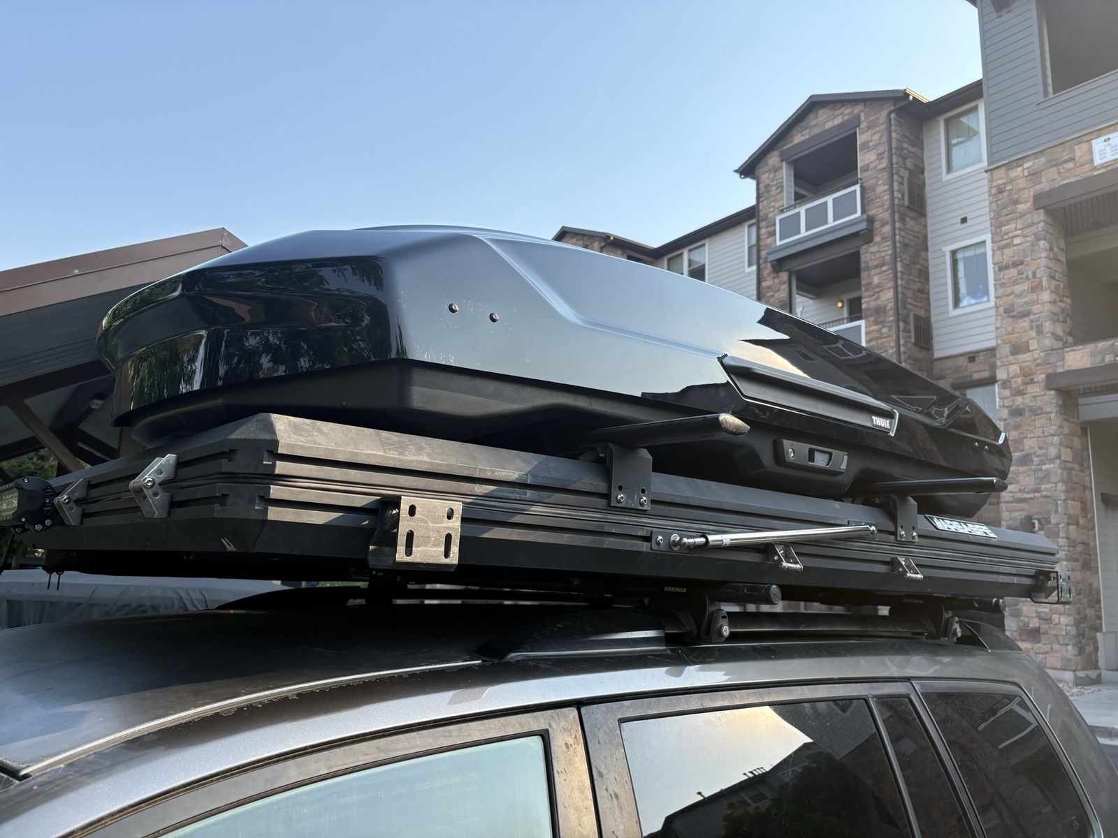 Thule motion 3 XL cargo box